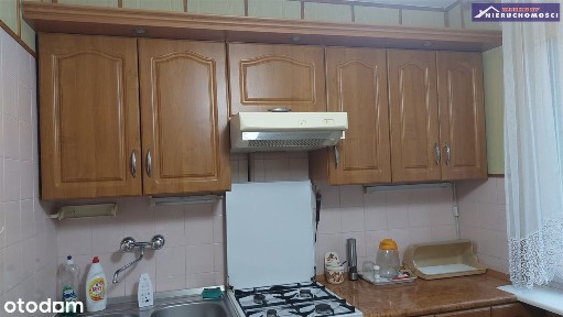 Trzy pokoje 58m2 na pierwszym piętrze.