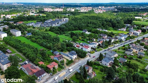 Dwurodzinny dom z lokalem usługowym w doskonałej lokalizacji!