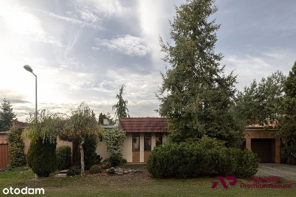 Duży parterowy dom z pięknym ogrodem