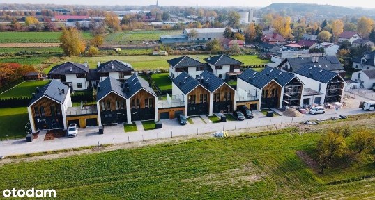 Nowoczesne i energooszczędne domy z dużym ogrodem