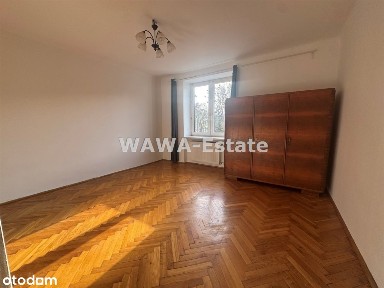 Mokotów. Kawalerka. Możliwe dwa pokoje.