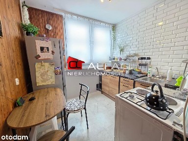 III pokoje w bloku w centrum !