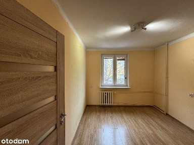 Mieszkanie na pierwszym piętrze w niskim budynku