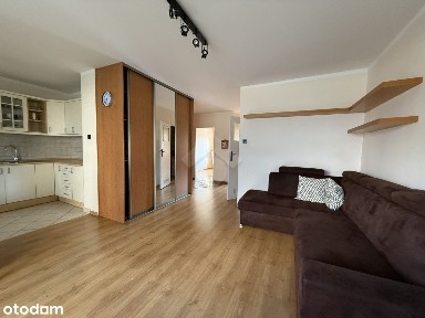 Trzypokojowe mieszkanie z tarasem, blisko linii tramwajowej