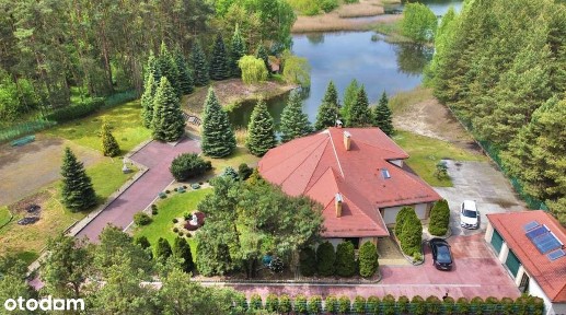 Przestronny dom z ogrodem i garażem