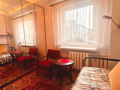 Dwa pokoje, Salamandry