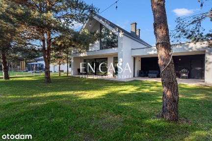 Nowoczesny dom w bardzo dobrej lokalizacji