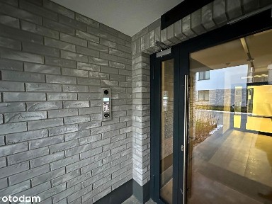 Dwupokojowe mieszkanie z ogródkiem, z systemem Smart Home blisko metra