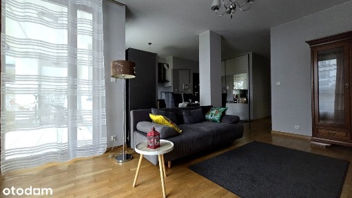 2 ogródki, bezpośrednio tramwaj