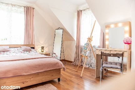 Ekonomiczny dom z basenem i dużą działką