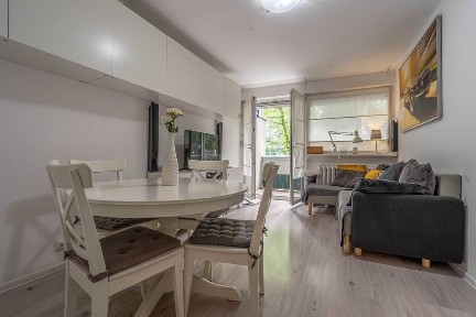 ul. Białowieska 3 pokoje. Parter.