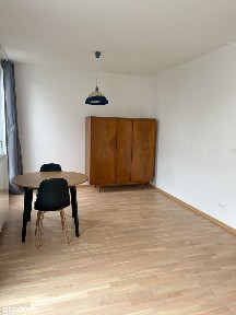 Super jasna kawalerka pośrodku piękne osiedla.