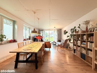 Bliźniak z garażem, dużą 800 m2 działką w Nowinach