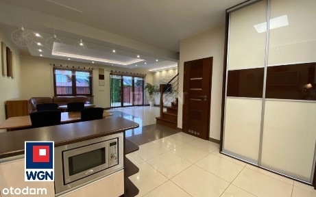 Duży blizniak w Dobrej 5 pokoi