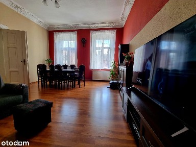 MIESZKANIE W KAMINICY W CENTRUM-MOŻLIWOŚĆ PODZIAŁU NA DWA LOKALE