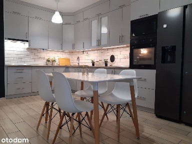 Przestronne mieszkanie 4-pokojowe z balkonem