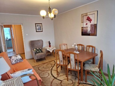 Dwupokojowe rozkładowe, oddzielna kuchnia, balkon, ul. Warmińska 2