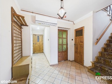 Przestronny dom z Potencjałem w Pięknej okoicy.