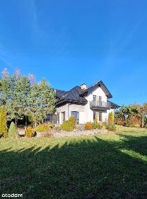 Dom parterowy z poddaszem użytkowym 220 m2 w gminie Grybów.