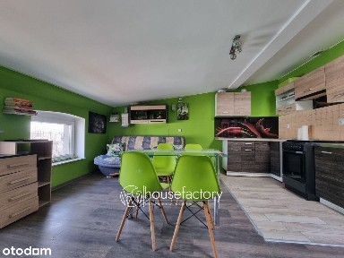 Wyremontowane poddasze niedaleko Górna Corner