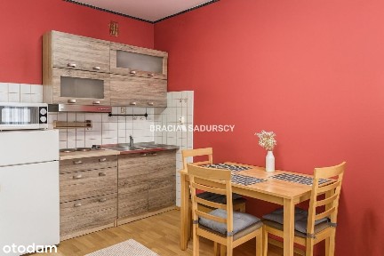 1 pok przy ul. Topazowej- Złocień.