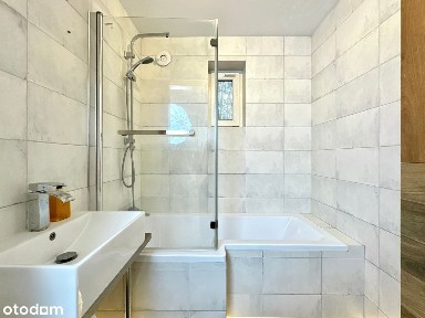 Duży dom, inwestycja.