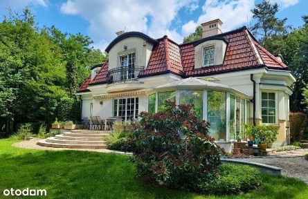 Dom W Izabelinie Przy Ul. Sierakowskiej