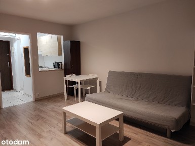 kawalerka po remoncie przy Metro Świętokrzyska