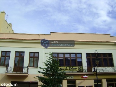 Inwestycyjny lokal z dwiema salami, Centrum