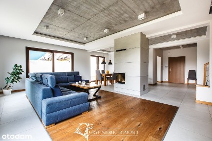 * Atrakcyjny dom z garażem w otoczeniu zieleni *