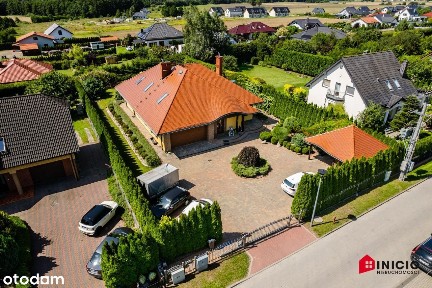 Dom z dodatkowym mieszkaniem lub miejscem na biuro