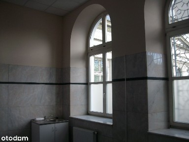 Sosnowiec, ul. 3 Maja - lokal w budynku dworca PKP o pow. 16,87 m2