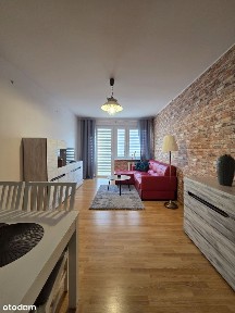 Dwupokojowe mieszkanie na sprzedaż w Chyloni.