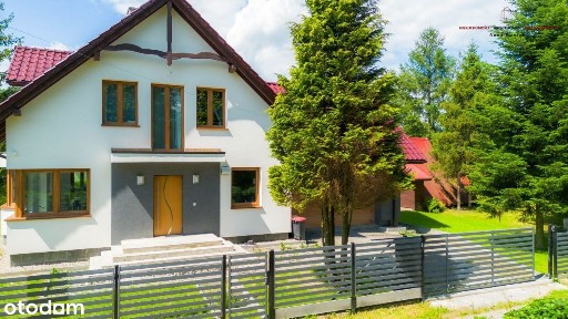 Dom w spokojnej i zielonej okolicy