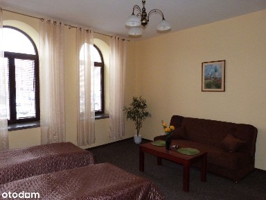 Centrum, Świętoduska 8, koło DEPTAKA