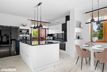 Spektakularny dom z basenem, jacuzzi i garażem