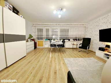 2 pokoje, II piętro, niski blok cegła, loggia