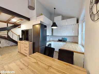 Dwupoziomowy apartament na Łężycy.