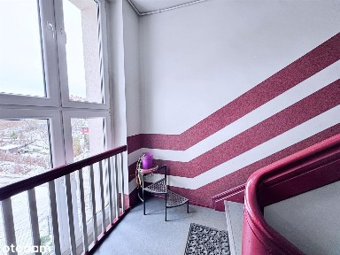 Przestronne trzypokojowe mieszkanie w dogodnej lokalizacji