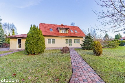 Rodzinny dom 5-pokojowy + duża działka + kawalerka
