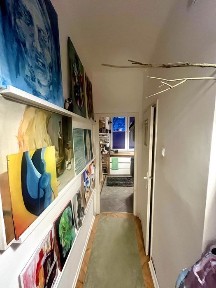 Wysokie mieszkanie w bloku z cegły