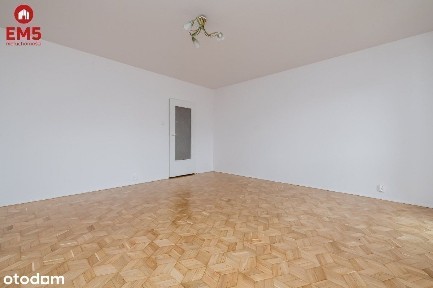 Wysoki parter z balkonem