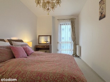 Komfortowe z KOMÓRKĄ lokatorską i miejscem postojowym