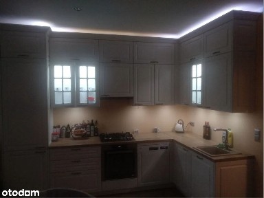 Mieszkanie 2-pokojowe w centrum, balkon, podwórko, garaż, 1 km do PKP