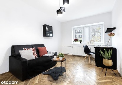 Kawalerka przy pl. Bankowym do wprowadzenia-metro