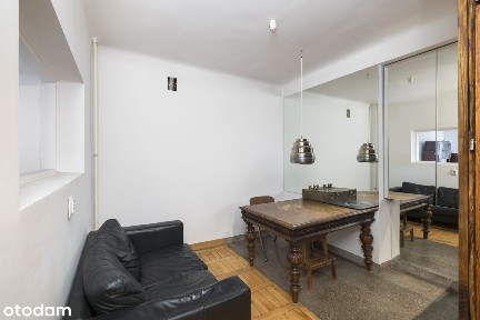 Klimatyczne mieszkanie w kamienicy przy metrze - z widokiem na zieleń.