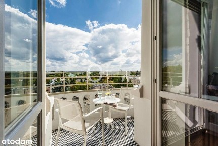 Widok na Belwerer i Łazienki Królewskie