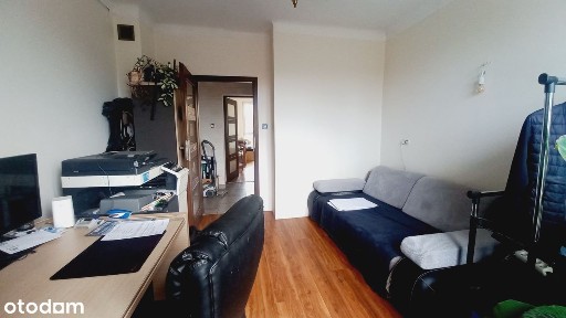 2-pok., do remontu przy pl. Hallera