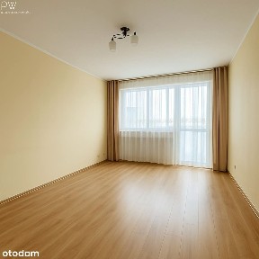 3 pokoje, osobna kuchnia, balkon.