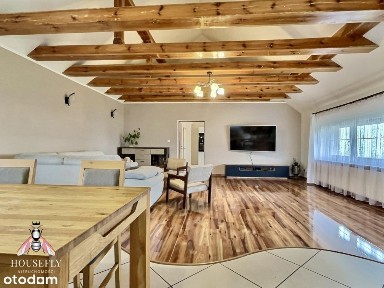 Niezależna część domu z garażem i własną działką